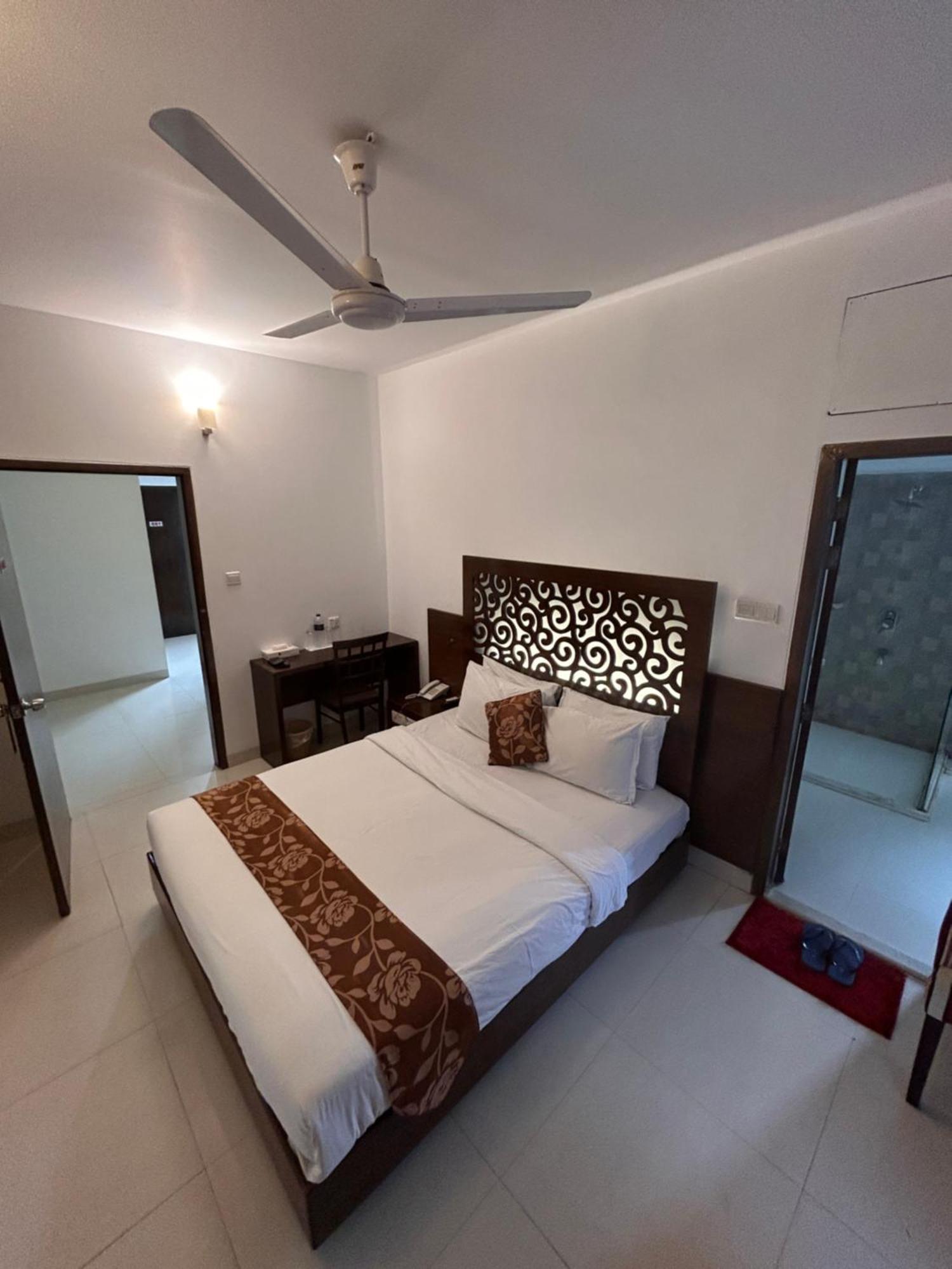 La Vista Hotel Sylhet Extérieur photo